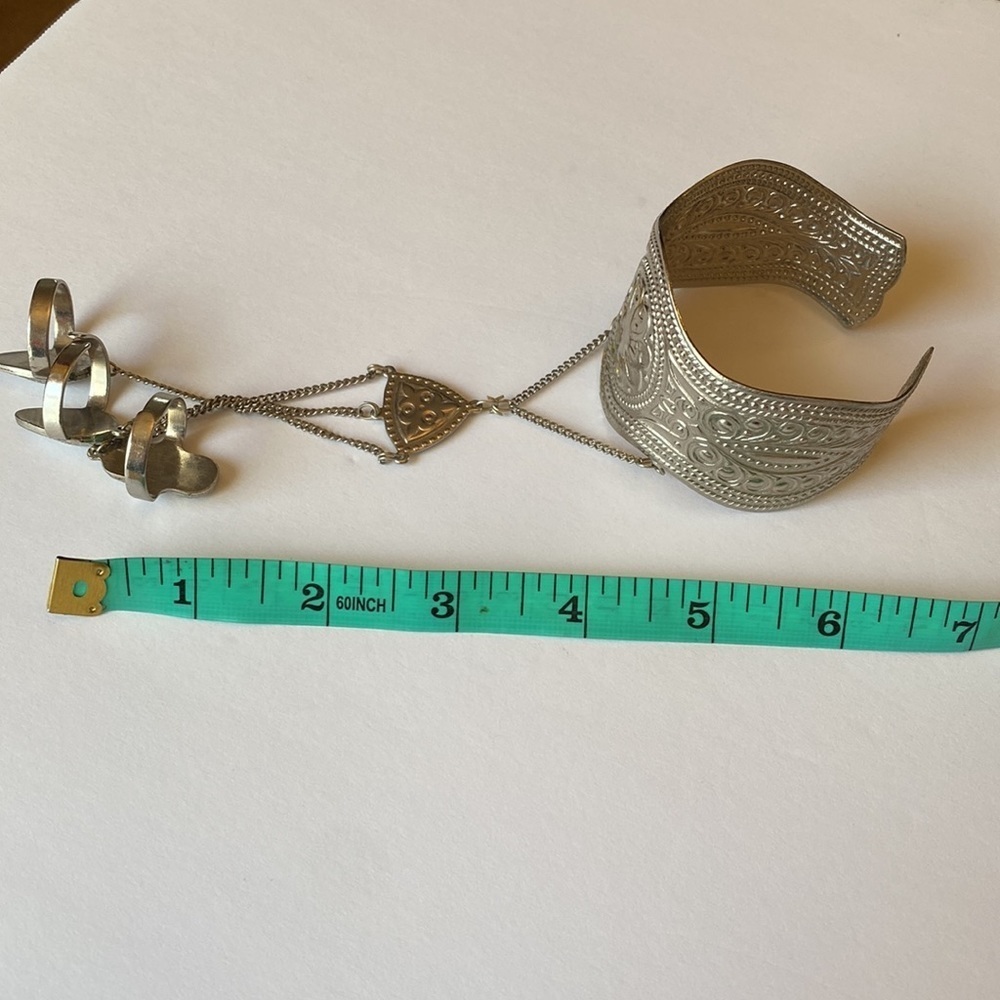 Vintage Silver-tone Chained Bracelet with 3 rings - Picture 14 of 15
